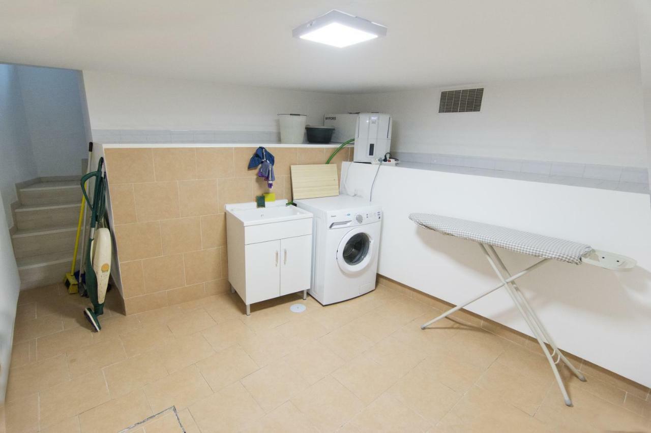 House Apartment *
